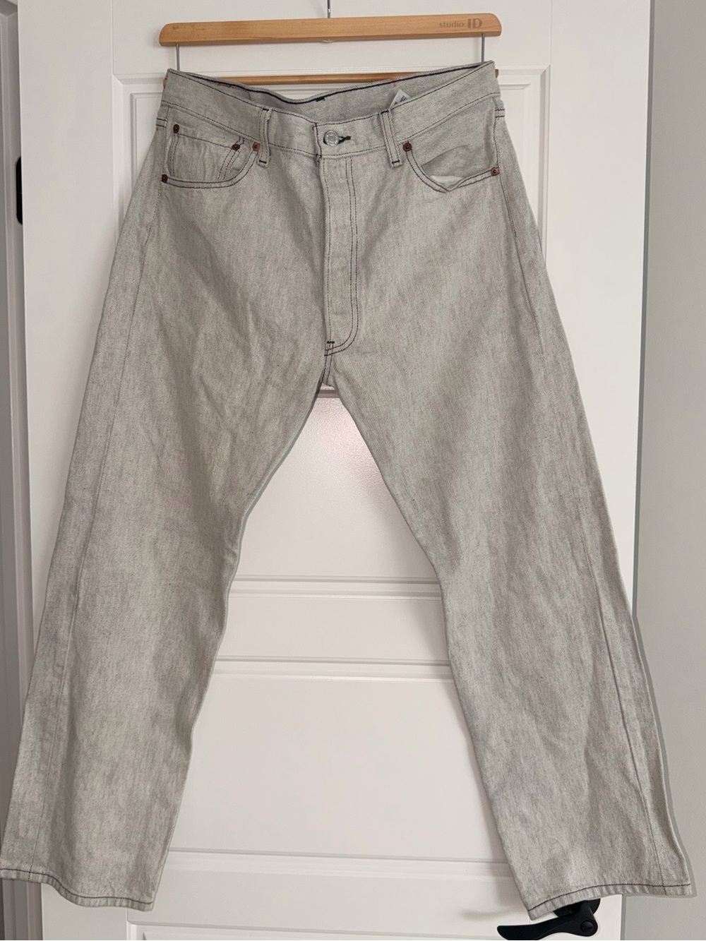 Levi's Men's Light Gray Relaxed Jeans